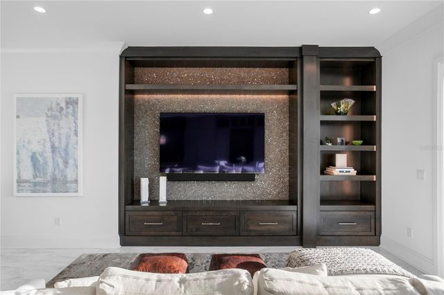 1037 ROYAL PASS ROAD, Tampa, FL 33602