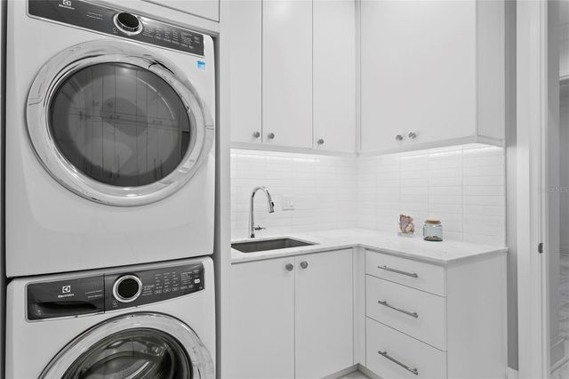 1037 ROYAL PASS ROAD, Tampa, FL 33602