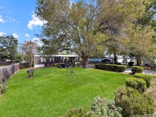 1521 PECAN DR NW, Mcqueeney, TX 78123