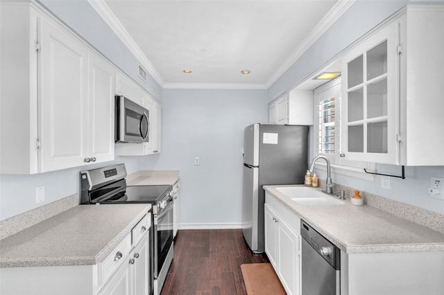 6140 Bandera Avenue, Dallas, TX 75225