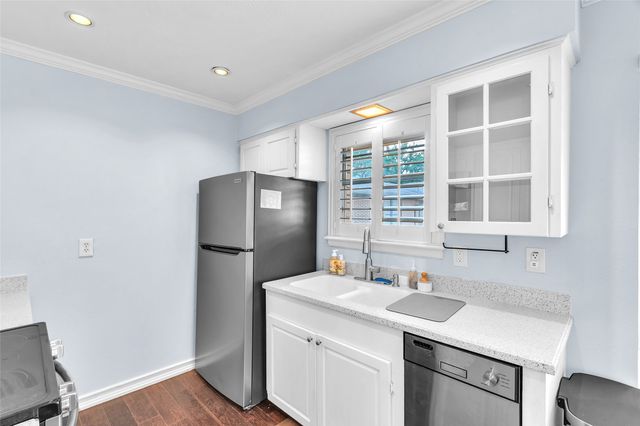 6140 Bandera Avenue, Dallas, TX 75225