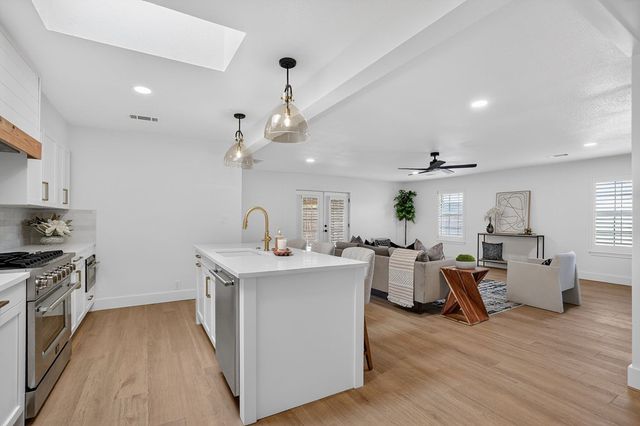 3409 W Cuthbert Ave, Midland, TX 79703