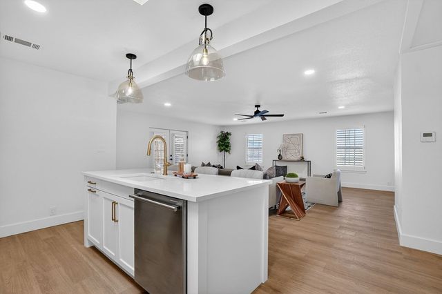 3409 W Cuthbert Ave, Midland, TX 79703