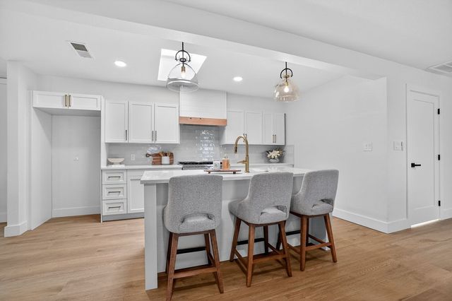 3409 W Cuthbert Ave, Midland, TX 79703