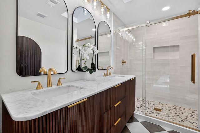 3409 W Cuthbert Ave, Midland, TX 79703