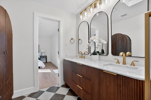 3409 W Cuthbert Ave, Midland, TX 79703