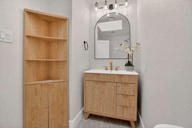 3409 W Cuthbert Ave, Midland, TX 79703