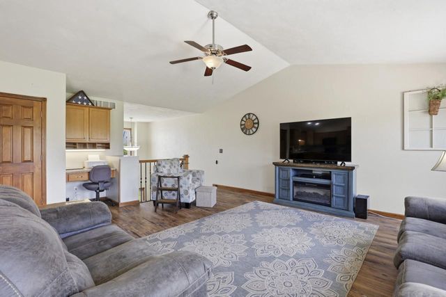 922 DENISE COURT, Kaukauna, WI 54130