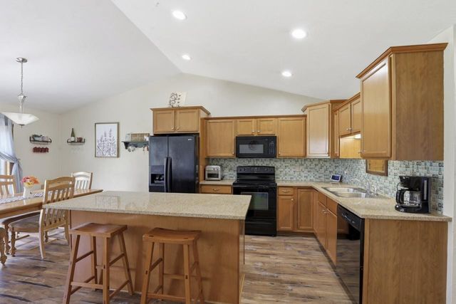 922 DENISE COURT, Kaukauna, WI 54130