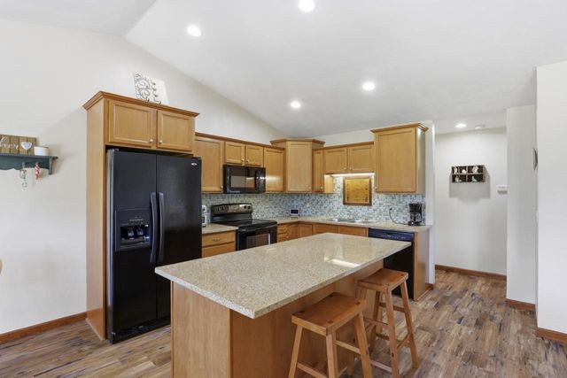 922 DENISE COURT, Kaukauna, WI 54130