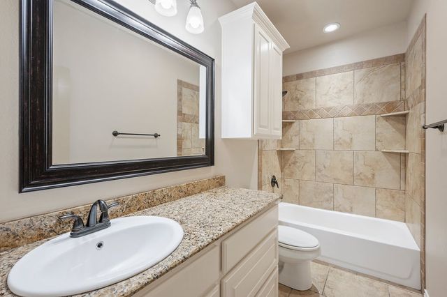 3821 Estes Park, College Station, TX 77845