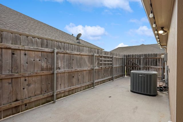 3821 Estes Park, College Station, TX 77845