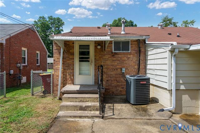 750 Hampton Rd, Petersburg, VA 23805
