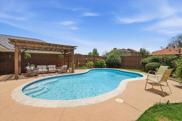 1324 Falcon Drive, Lewisville, TX 75077