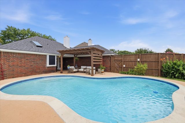 1324 Falcon Drive, Lewisville, TX 75077