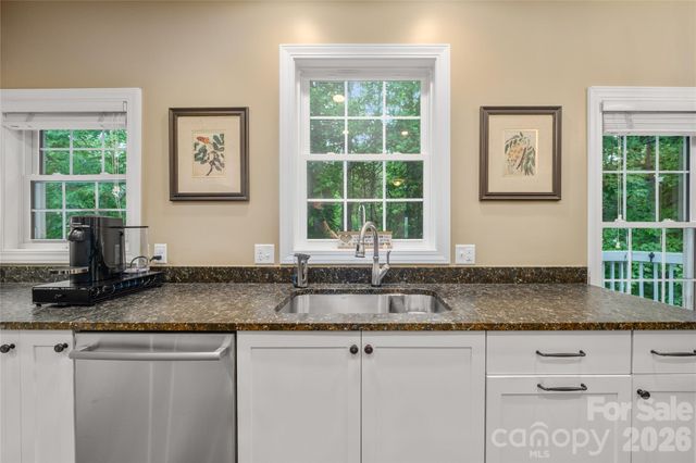100 Welwyn Lane, Asheville, NC 28805