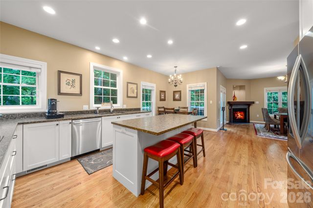 100 Welwyn Lane, Asheville, NC 28805