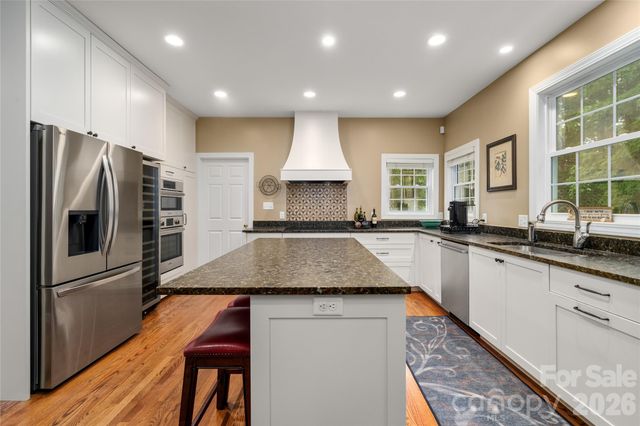 100 Welwyn Lane, Asheville, NC 28805