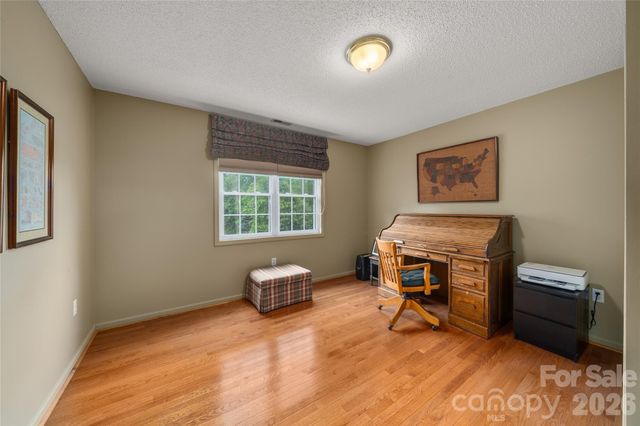 100 Welwyn Lane, Asheville, NC 28805