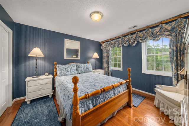 100 Welwyn Lane, Asheville, NC 28805