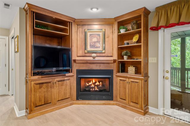 100 Welwyn Lane, Asheville, NC 28805