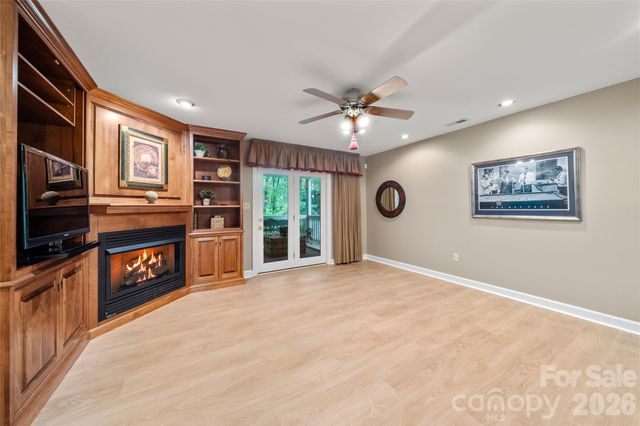 100 Welwyn Lane, Asheville, NC 28805