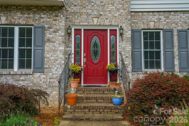 100 Welwyn Lane, Asheville, NC 28805