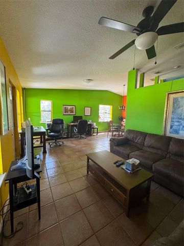 1065 S MASSACHUSETTS AVENUE, Deland, FL 32724