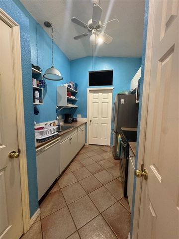 1065 S MASSACHUSETTS AVENUE, Deland, FL 32724