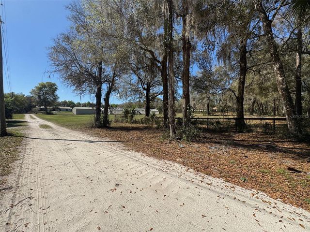 1065 S MASSACHUSETTS AVENUE, Deland, FL 32724