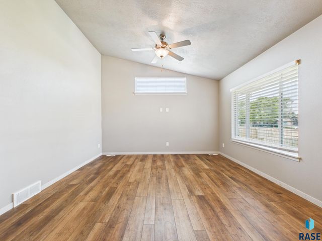 905 Fanning St Street, Tea, SD 57064