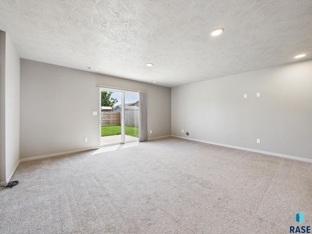 905 Fanning St Street, Tea, SD 57064