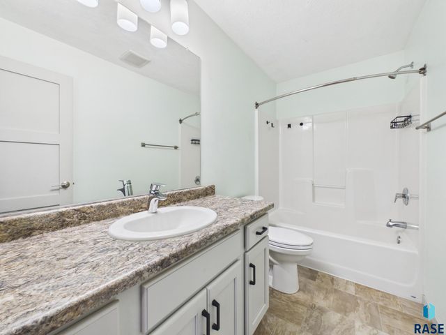 905 Fanning St Street, Tea, SD 57064