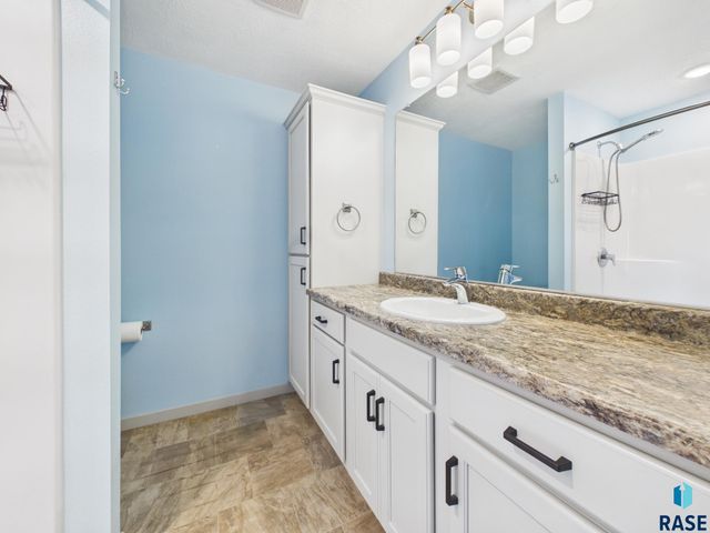 905 Fanning St Street, Tea, SD 57064