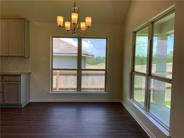 139 Bates Ct, Huntsville, TX 77320