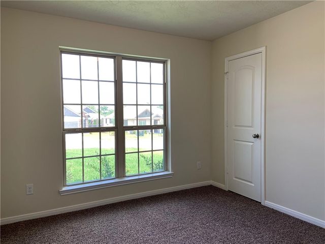 139 Bates Ct, Huntsville, TX 77320