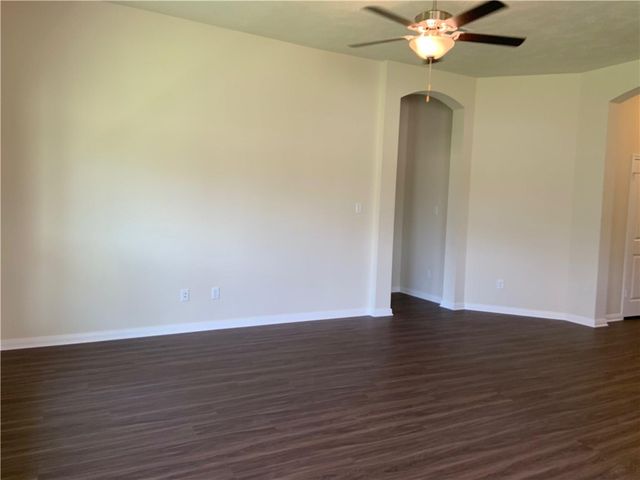 139 Bates Ct, Huntsville, TX 77320