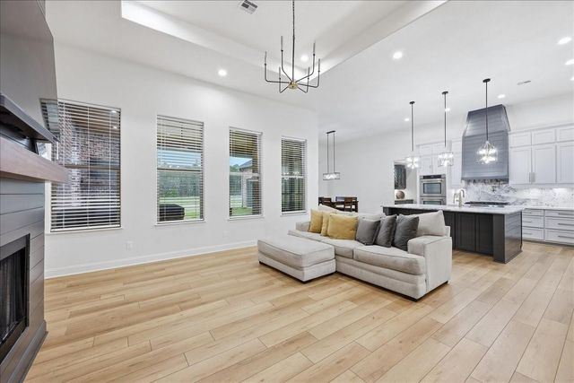 9448 Acadian Way, Orange, TX 77630