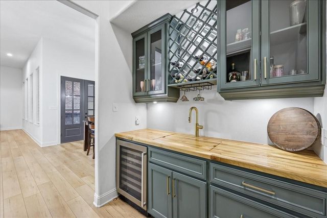 9448 Acadian Way, Orange, TX 77630