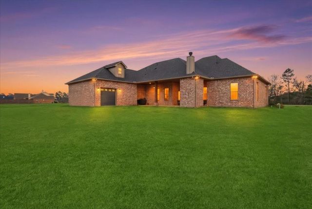 9448 Acadian Way, Orange, TX 77630