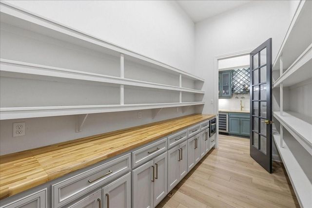 9448 Acadian Way, Orange, TX 77630