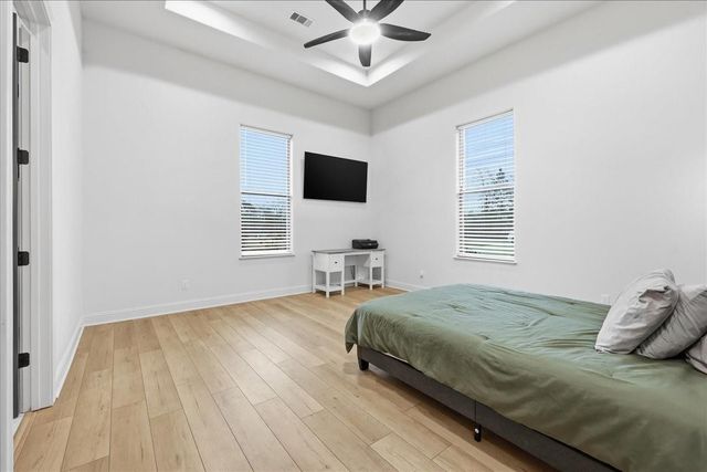 9448 Acadian Way, Orange, TX 77630