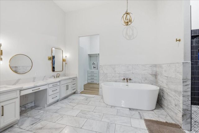 9448 Acadian Way, Orange, TX 77630