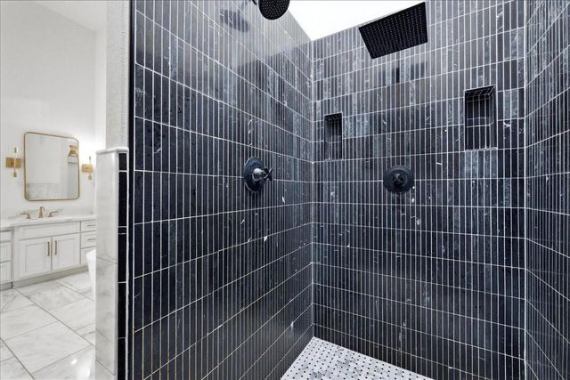 9448 Acadian Way, Orange, TX 77630