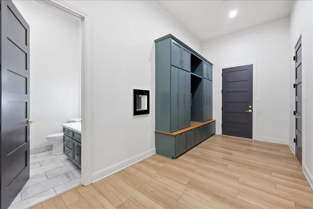 9448 Acadian Way, Orange, TX 77630