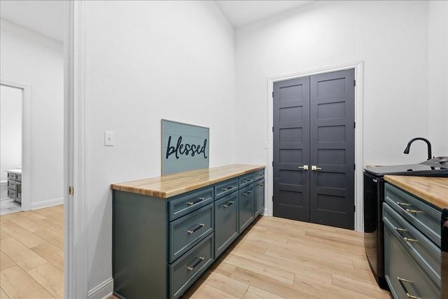 9448 Acadian Way, Orange, TX 77630