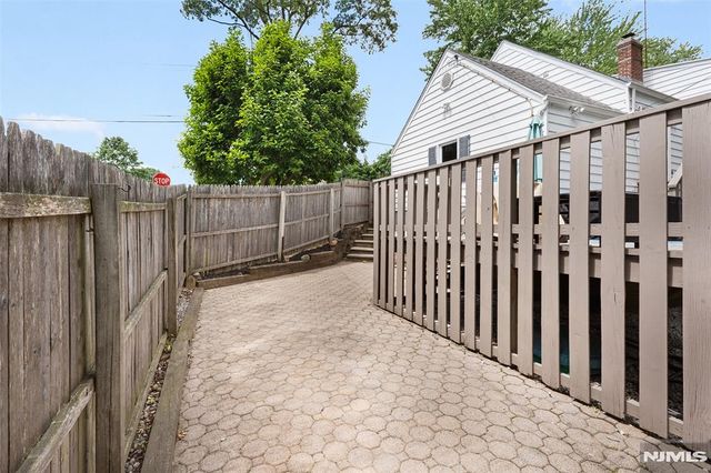 19 Glenview Drive, West Orange, NJ 07052