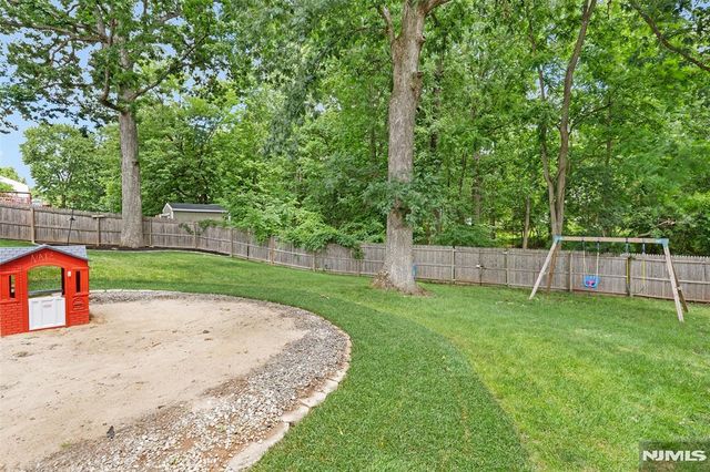 19 Glenview Drive, West Orange, NJ 07052