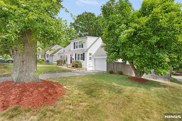 19 Glenview Drive, West Orange, NJ 07052