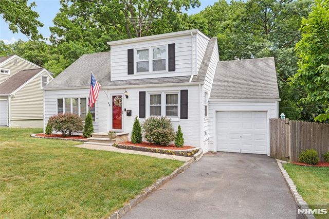 19 Glenview Drive, West Orange, NJ 07052